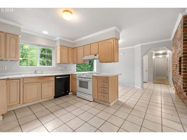 1660 Sw ROYAL Dr, West Linn, OR 97068