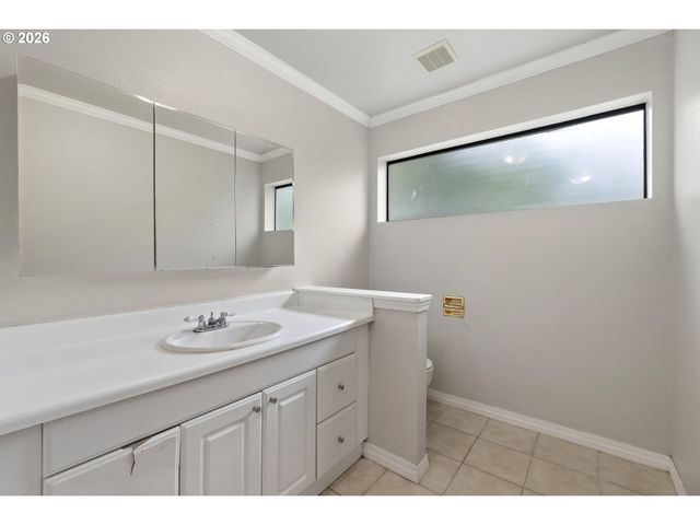1660 Sw ROYAL Dr, West Linn, OR 97068