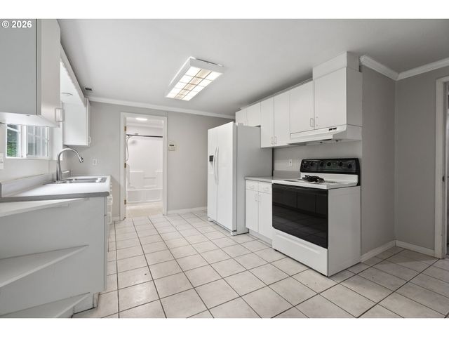 1660 Sw ROYAL Dr, West Linn, OR 97068