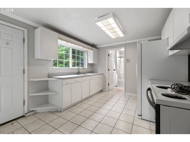 1660 Sw ROYAL Dr, West Linn, OR 97068