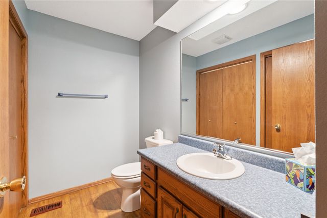 319 13th Avenue SW 13, Altoona, IA 50009