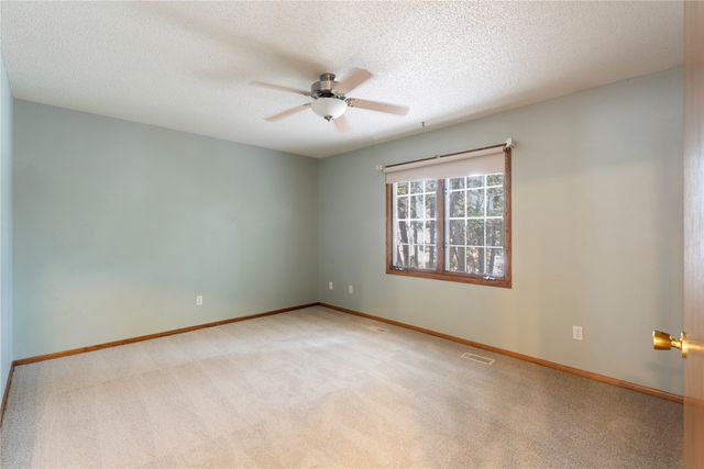 319 13th Avenue SW 13, Altoona, IA 50009