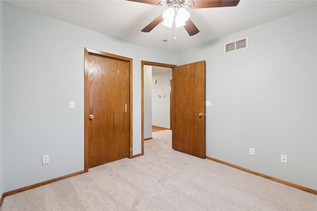 319 13th Avenue SW 13, Altoona, IA 50009