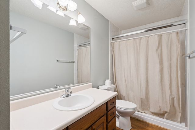 319 13th Avenue SW 13, Altoona, IA 50009