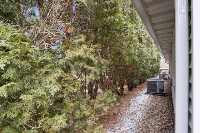 319 13th Avenue SW 13, Altoona, IA 50009