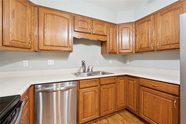 319 13th Avenue SW 13, Altoona, IA 50009