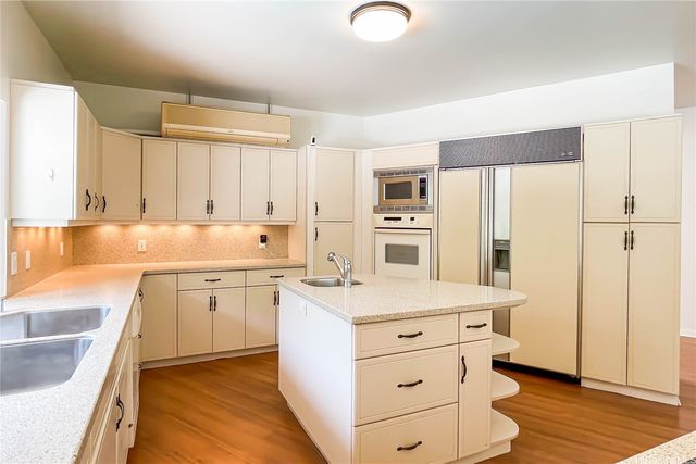 5926 Kalanianaole Highway, Honolulu, HI 96821