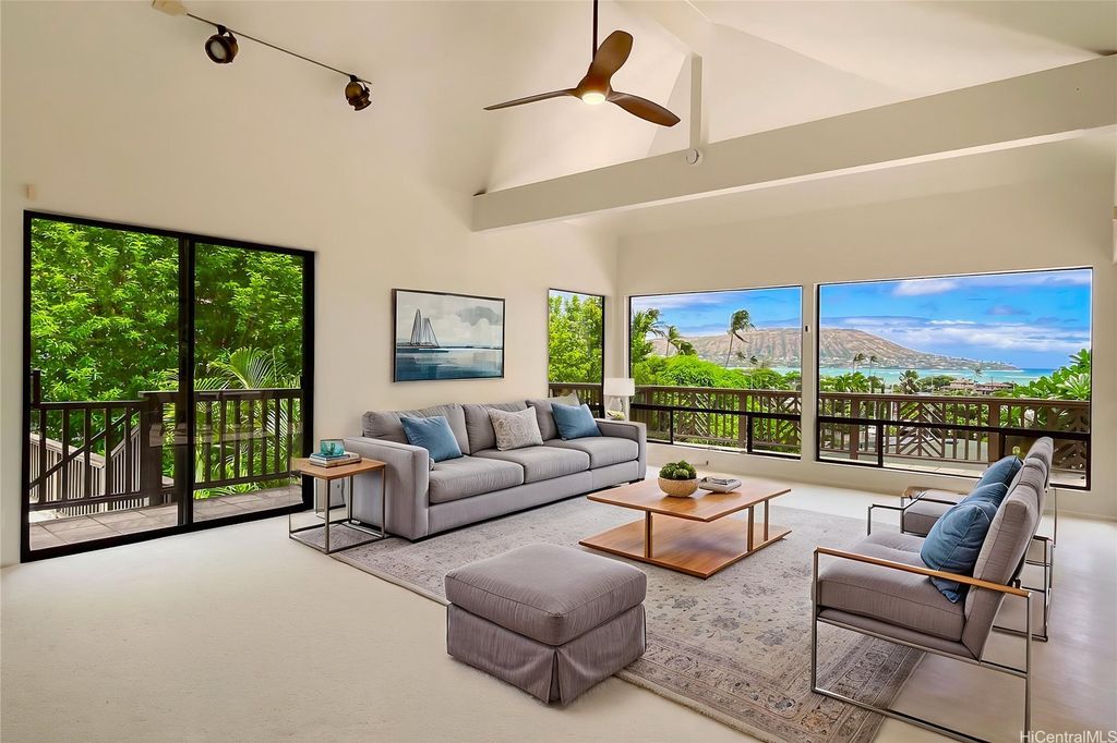 5926 Kalanianaole Highway, Honolulu, HI 96821