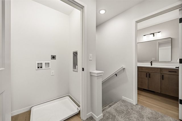 8705 Lewis Drive SW B, Cedar Rapids, IA 52404