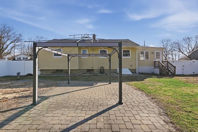 53 Enfield Street, Lowell, MA 01852
