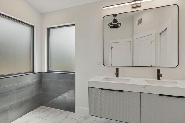 8105 Red Rock CV, Austin, TX 78749