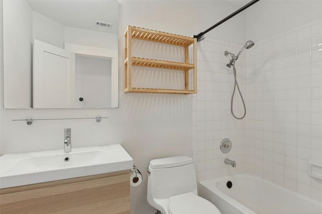 8105 Red Rock CV, Austin, TX 78749