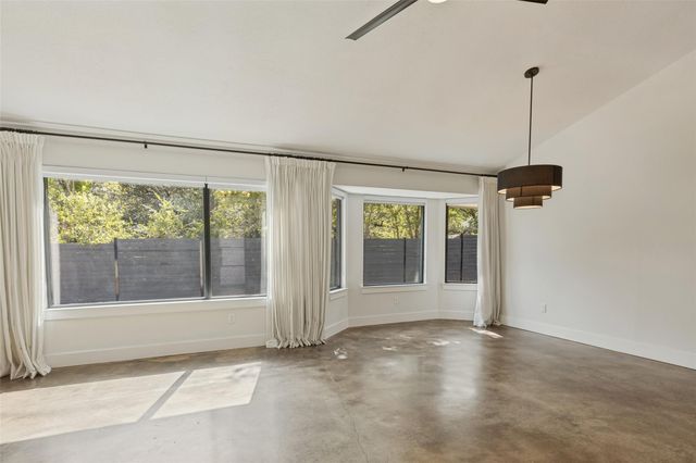 8105 Red Rock CV, Austin, TX 78749