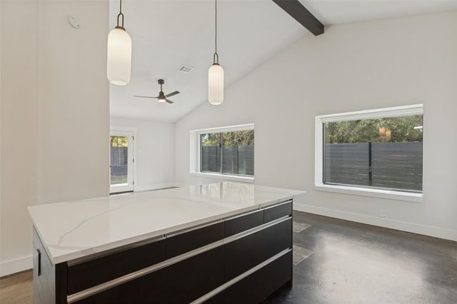 8105 Red Rock CV, Austin, TX 78749