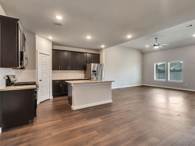 26212 Astral Way, La Marque, TX 77568