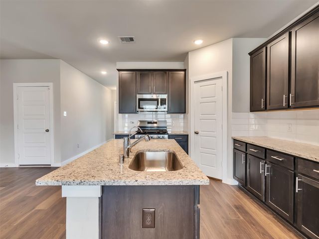 26212 Astral Way, La Marque, TX 77568