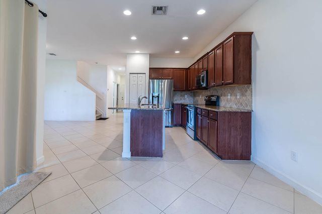 10283 Wellington Parc Drive, Wellington, FL 33449