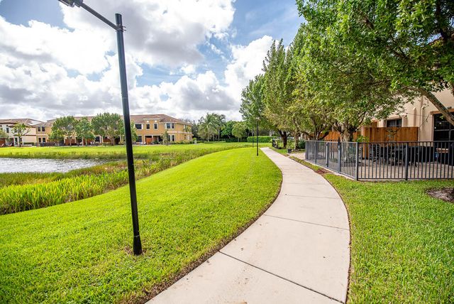 10283 Wellington Parc Drive, Wellington, FL 33449