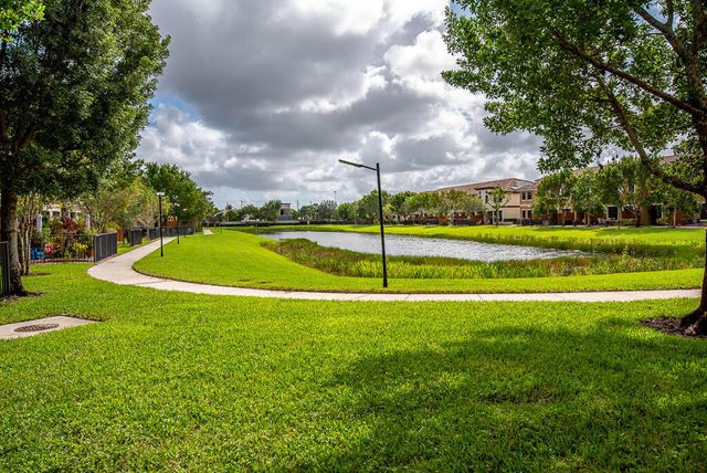 10283 Wellington Parc Drive, Wellington, FL 33449