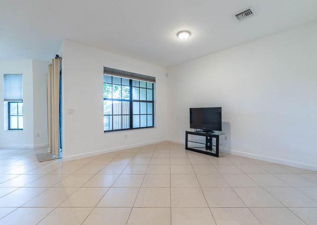 10283 Wellington Parc Drive, Wellington, FL 33449