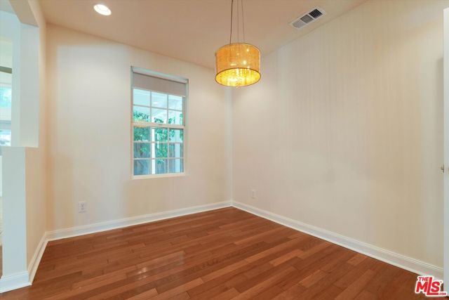 22750 Clarendon Street, Woodland Hills (los Angeles), CA 91367