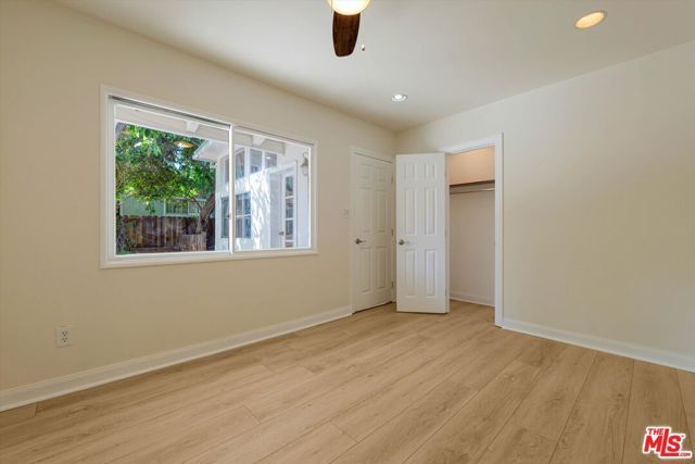 22750 Clarendon Street, Woodland Hills (los Angeles), CA 91367