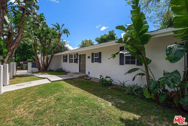 22750 Clarendon Street, Woodland Hills (los Angeles), CA 91367