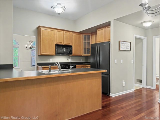 2126 Moorlands View, Oceola Township, MI 48855
