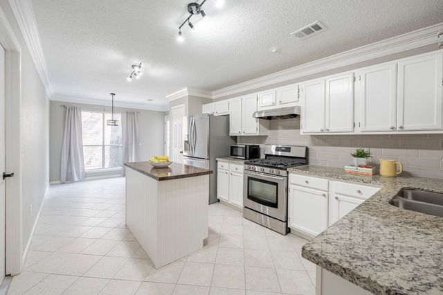 23 E Stony Bridge Circle, The Woodlands, TX 77381