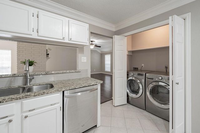 23 E Stony Bridge Circle, The Woodlands, TX 77381