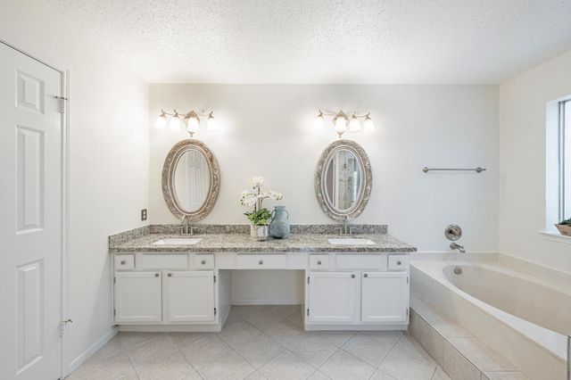 23 E Stony Bridge Circle, The Woodlands, TX 77381