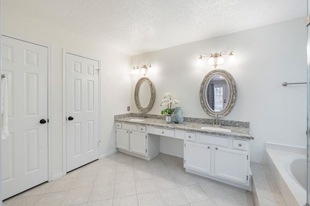 23 E Stony Bridge Circle, The Woodlands, TX 77381