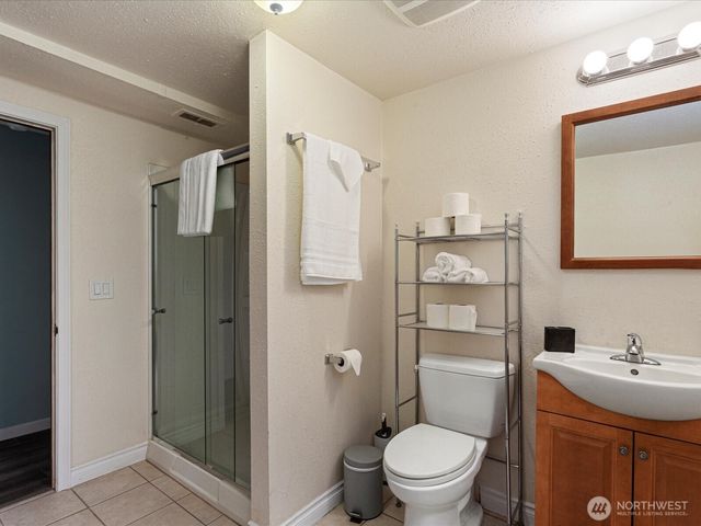 16445 Ambaum Boulevard S, Burien, WA 98148