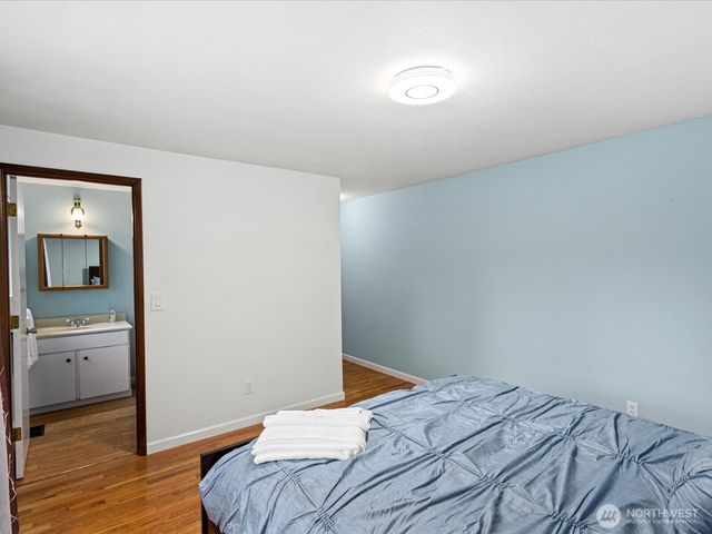16445 Ambaum Boulevard S, Burien, WA 98148