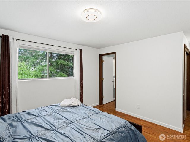 16445 Ambaum Boulevard S, Burien, WA 98148