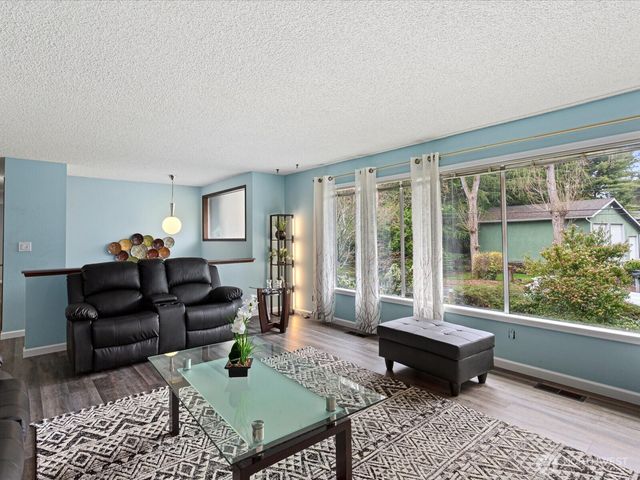 16445 Ambaum Boulevard S, Burien, WA 98148