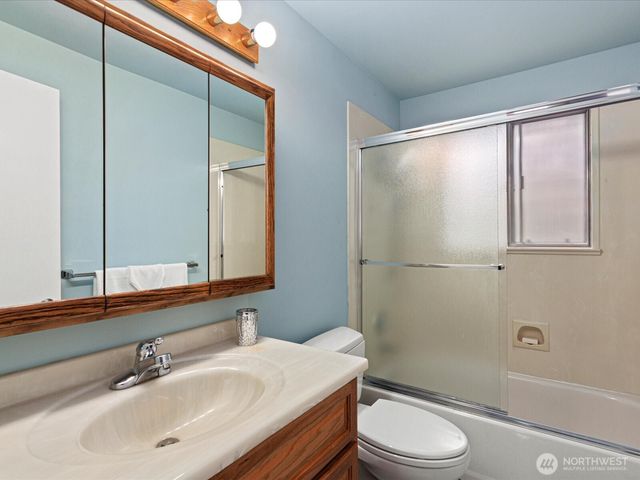 16445 Ambaum Boulevard S, Burien, WA 98148
