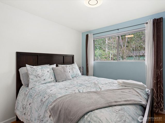 16445 Ambaum Boulevard S, Burien, WA 98148