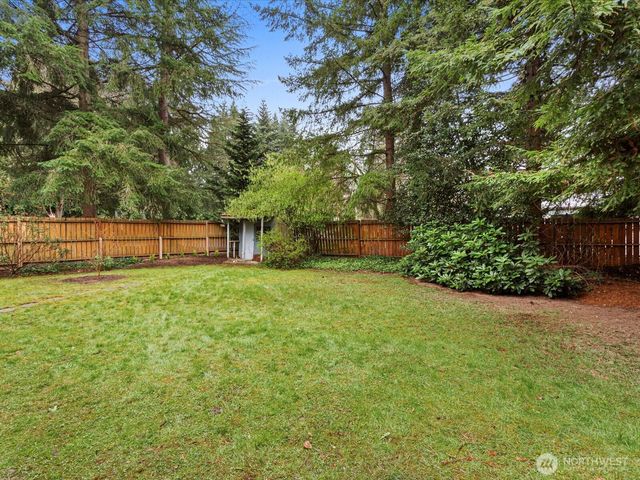 16445 Ambaum Boulevard S, Burien, WA 98148
