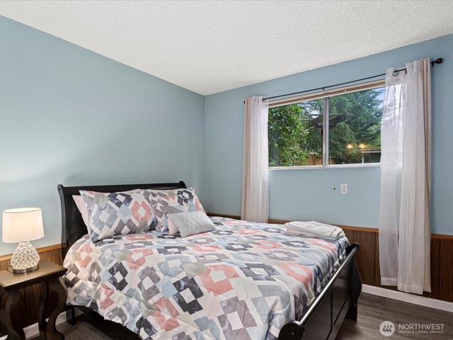 16445 Ambaum Boulevard S, Burien, WA 98148