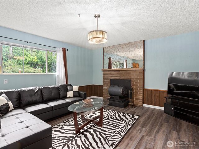16445 Ambaum Boulevard S, Burien, WA 98148