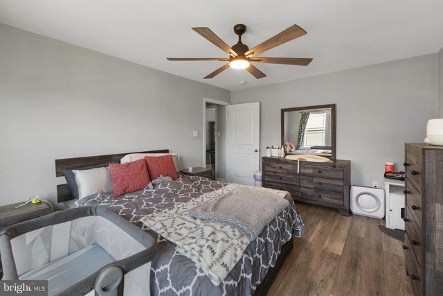 300 STONEWALL ST, Strasburg, VA 22657