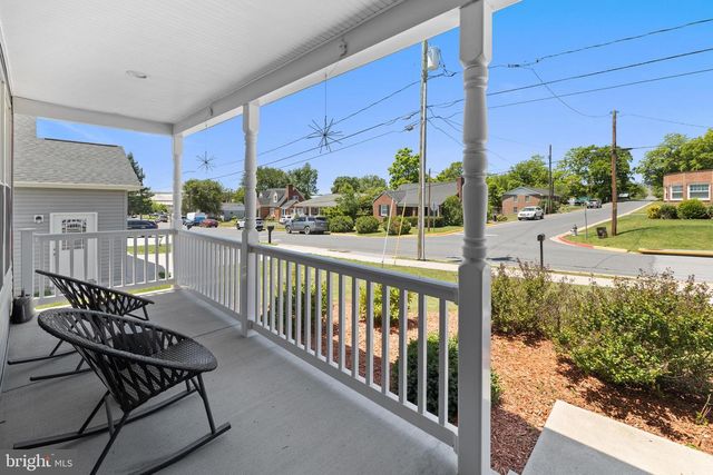 300 STONEWALL ST, Strasburg, VA 22657