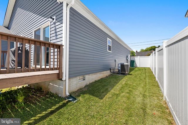 300 STONEWALL ST, Strasburg, VA 22657