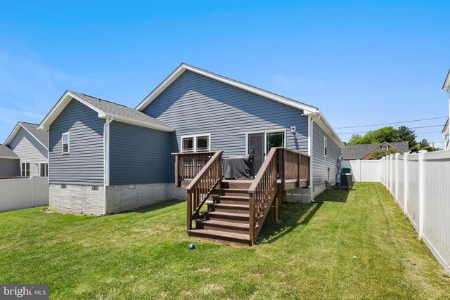 300 STONEWALL ST, Strasburg, VA 22657