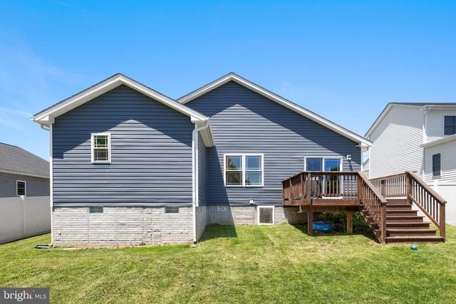 300 STONEWALL ST, Strasburg, VA 22657