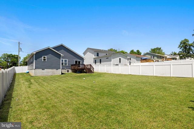 300 STONEWALL ST, Strasburg, VA 22657