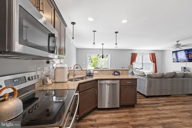 300 STONEWALL ST, Strasburg, VA 22657