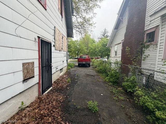549 Bacon Avenue, Akron, OH 44320