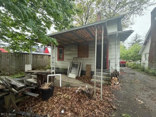 549 Bacon Avenue, Akron, OH 44320